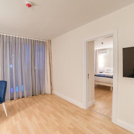 Luxury Sea View Apartments In Orbi City バトゥーミ エクステリア 写真