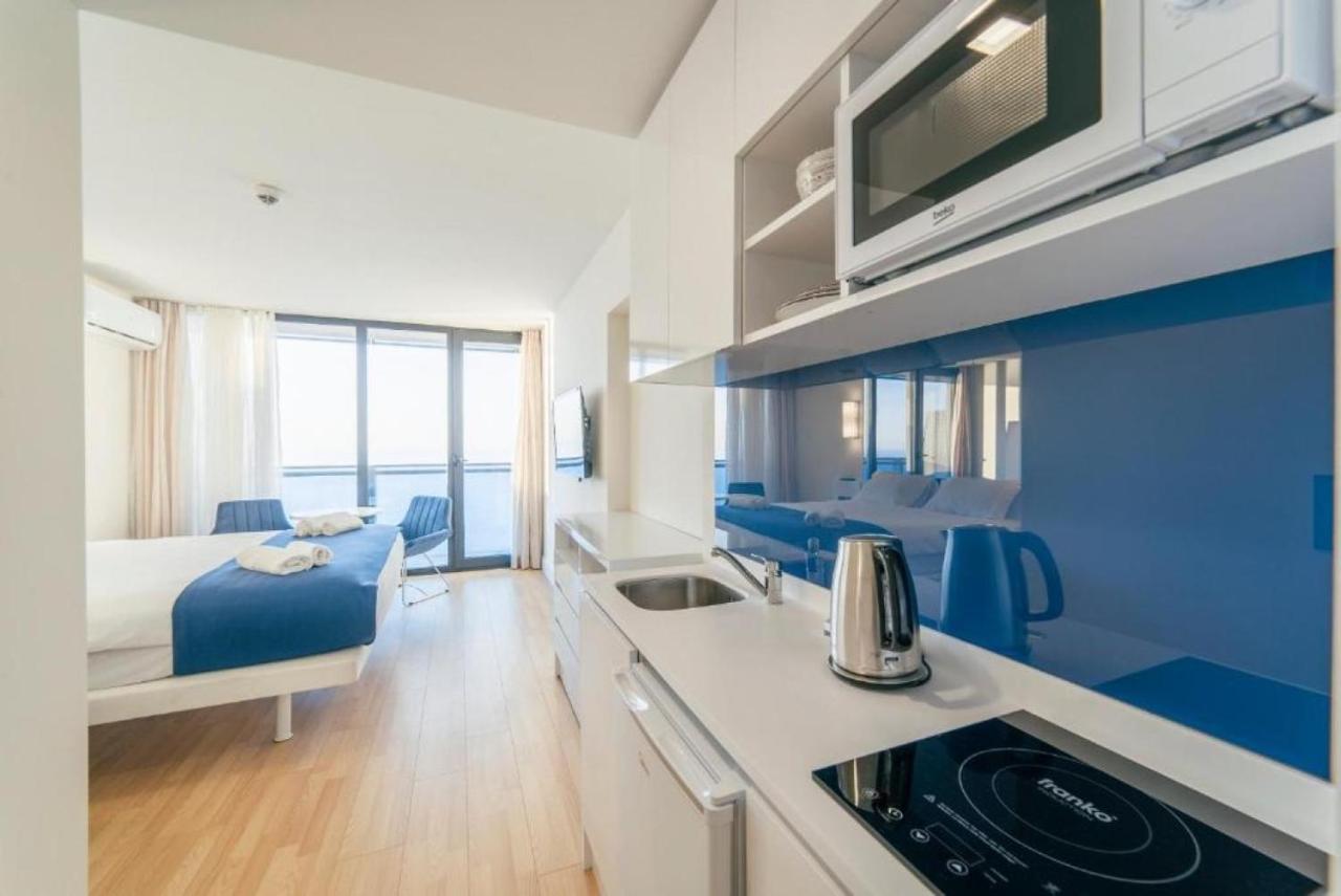 Luxury Sea View Apartments In Orbi City バトゥーミ エクステリア 写真