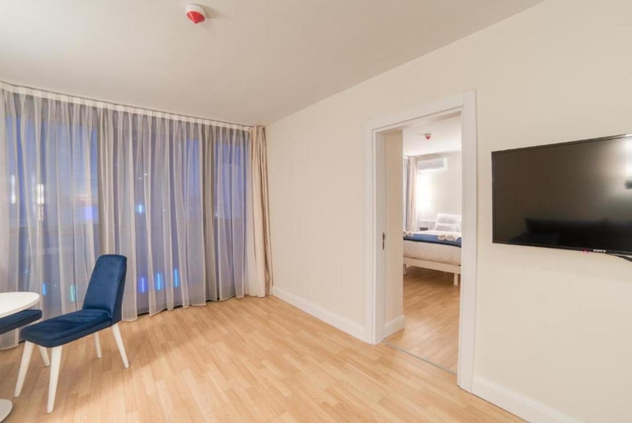 Luxury Sea View Apartments In Orbi City バトゥーミ エクステリア 写真
