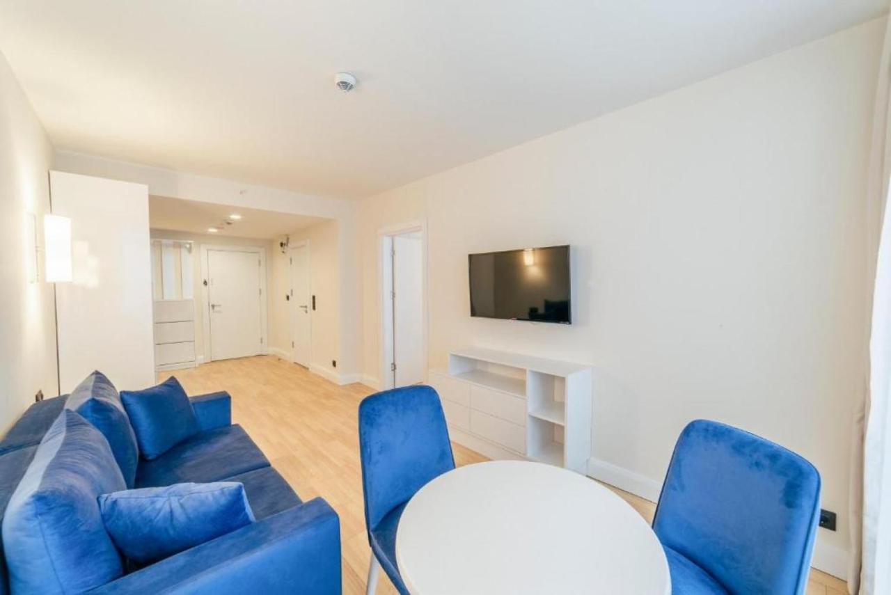 Luxury Sea View Apartments In Orbi City バトゥーミ エクステリア 写真