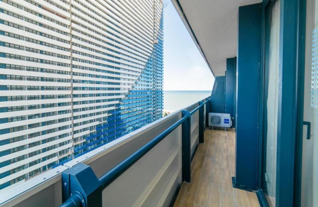 Luxury Sea View Apartments In Orbi City バトゥーミ エクステリア 写真