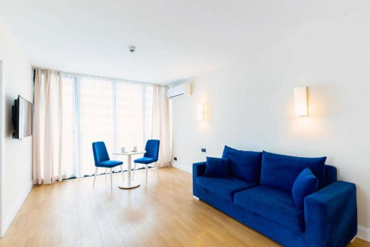 Luxury Sea View Apartments In Orbi City バトゥーミ エクステリア 写真