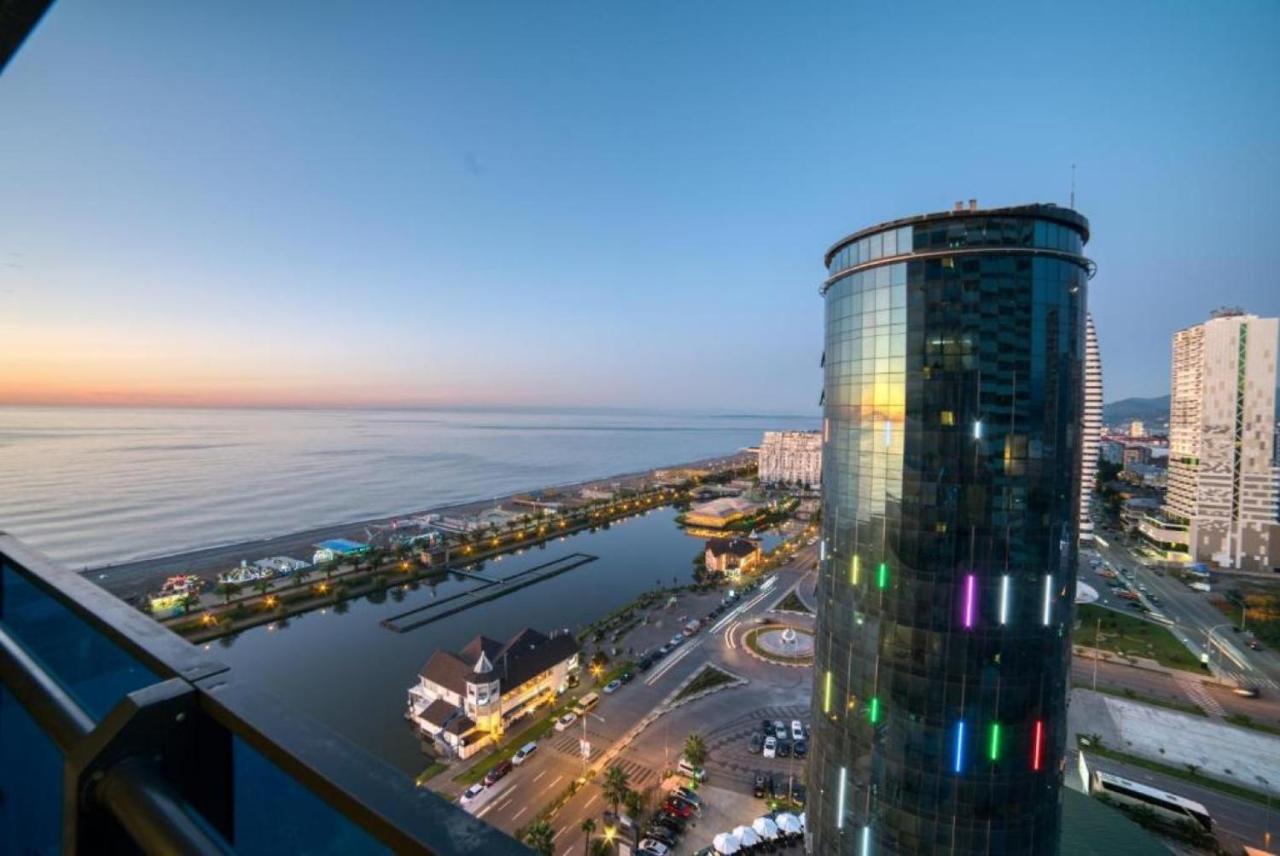 Luxury Sea View Apartments In Orbi City バトゥーミ エクステリア 写真