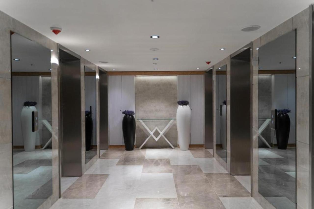 Luxury Sea View Apartments In Orbi City バトゥーミ エクステリア 写真