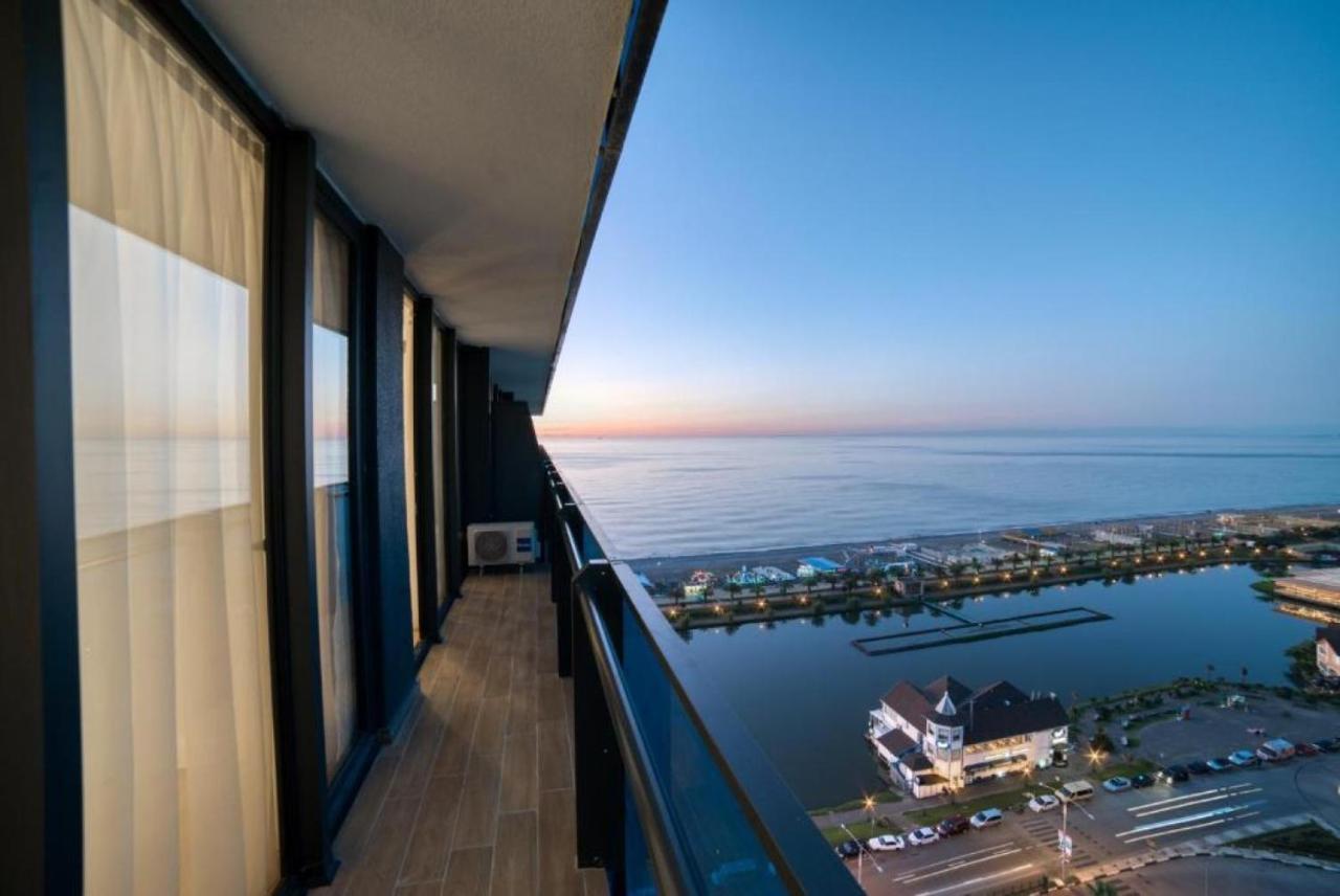 Luxury Sea View Apartments In Orbi City バトゥーミ エクステリア 写真